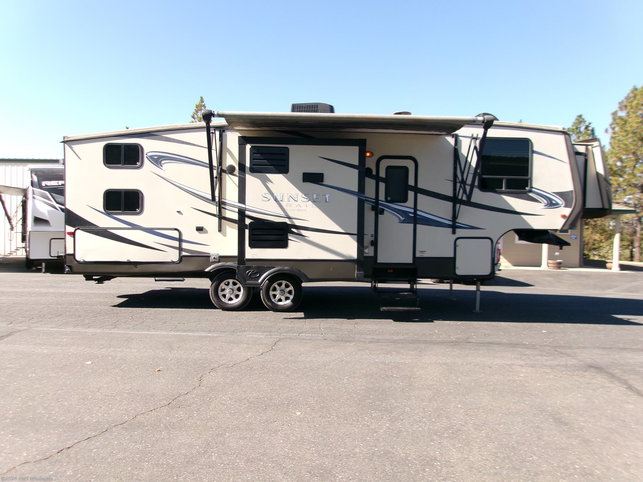 Used 2013 CrossRoads Sunset Trail 28bh available in Placerville, California