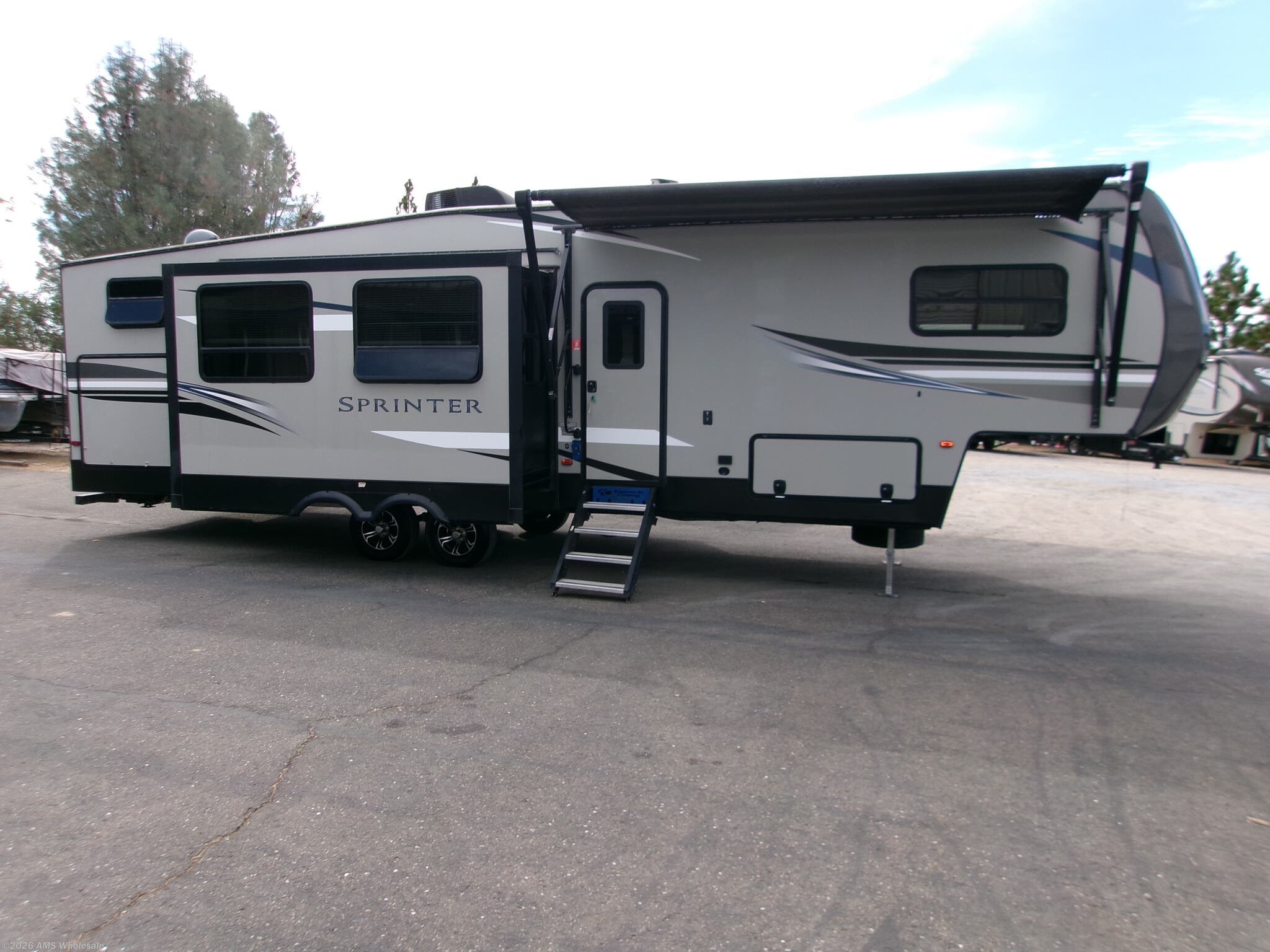 Used 2020 Keystone Sprinter Campfire 32FWBH available in Placerville, California