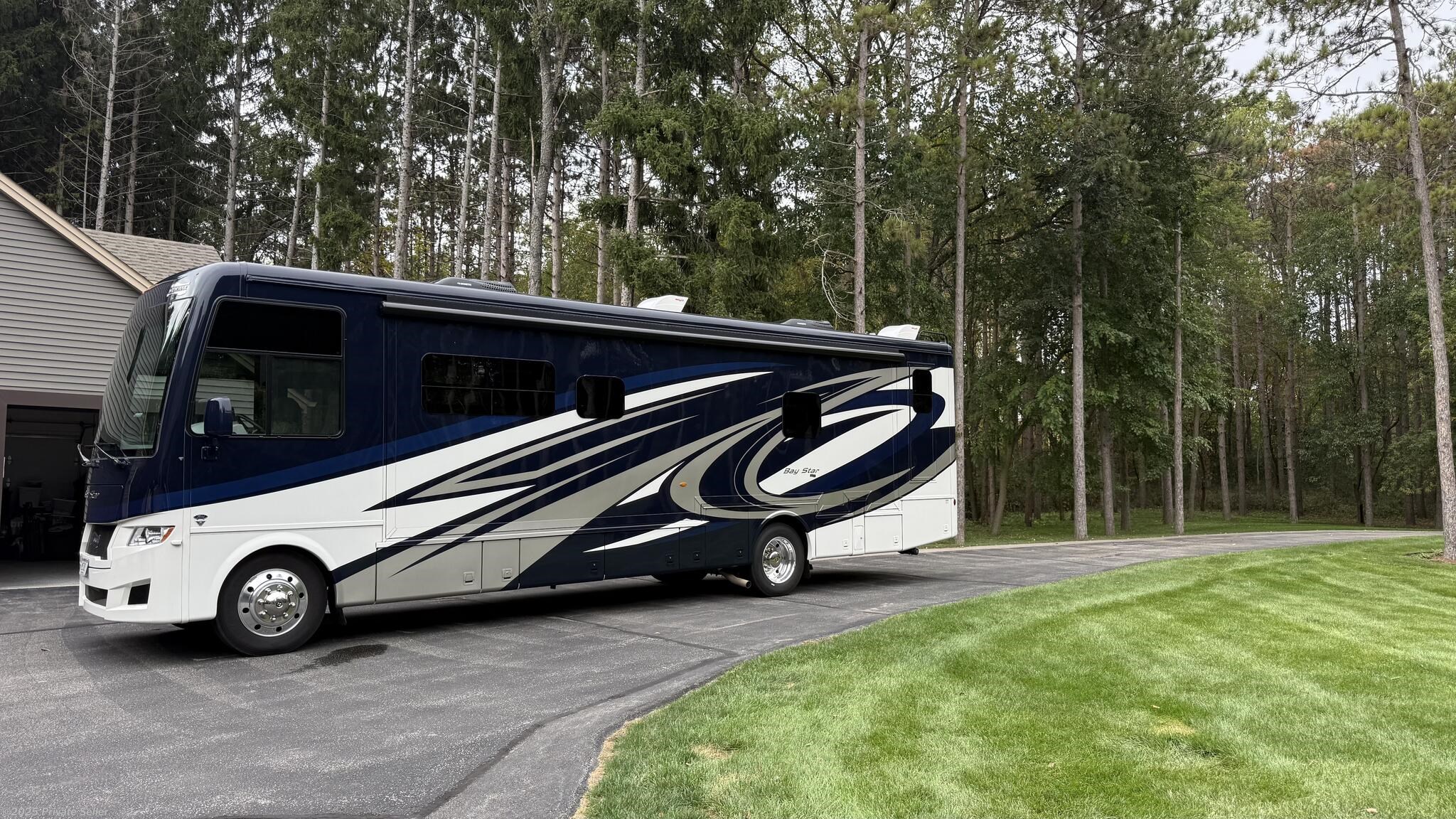 Used 2023 Newmar Bay Star 3629 available in Colgate, Wisconsin