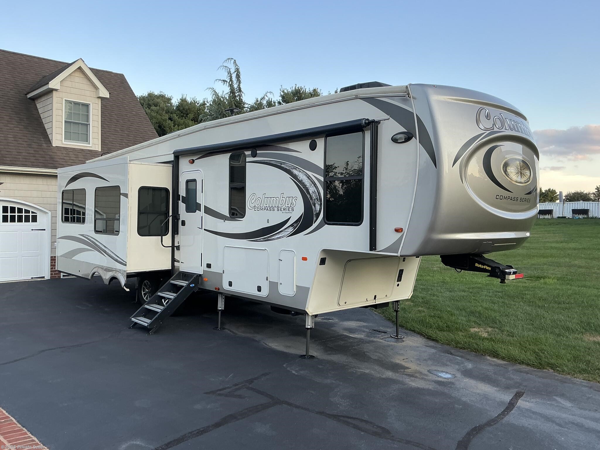 Used 2018 Palomino Columbus 340rk available in Finksburg, Maryland