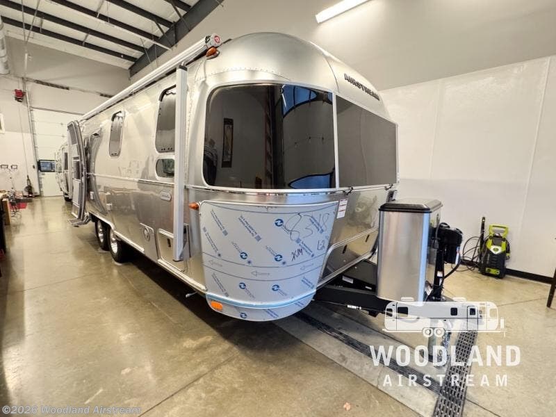 New 2026 Airstream Globetrotter 25FB Twin available in Lebanon, Indiana