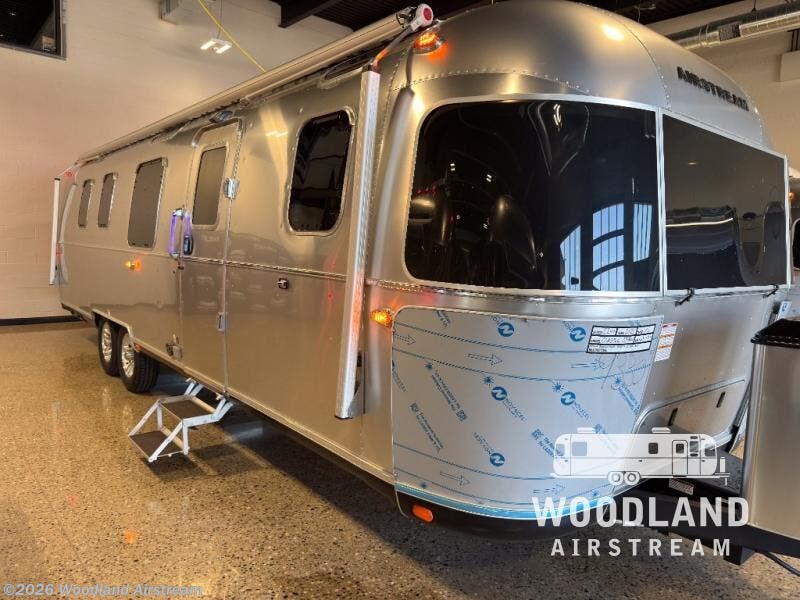 New 2026 Airstream Classic 33FB available in Clarkston, Michigan