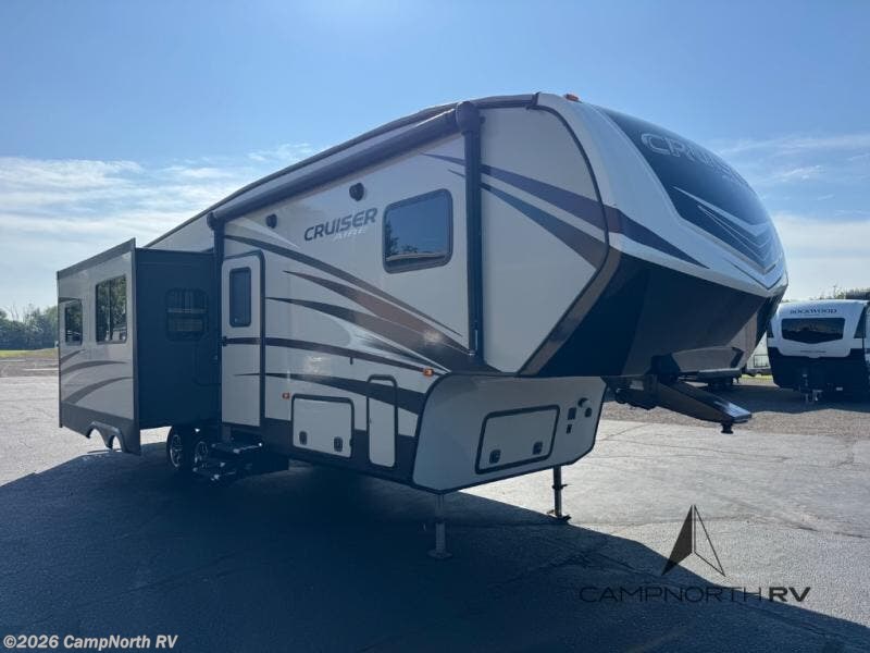Used 2017  CrossRoads Cruiser Aire CR29SI by CrossRoads from CampNorth RV in Schoolcraft, MI