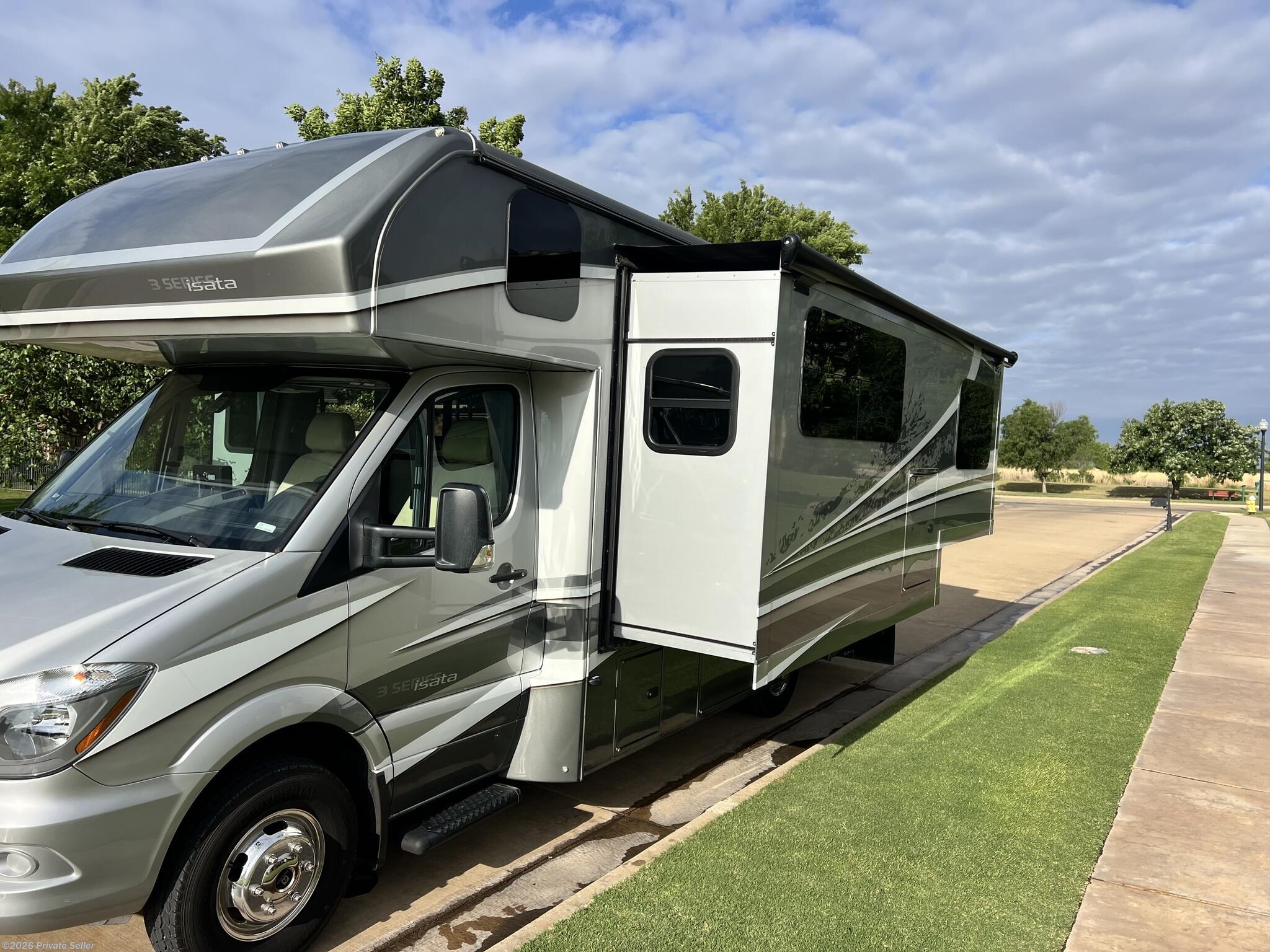 Used 2020 Dynamax Corp Isata 3 Series 24FW available in Enid, Oklahoma
