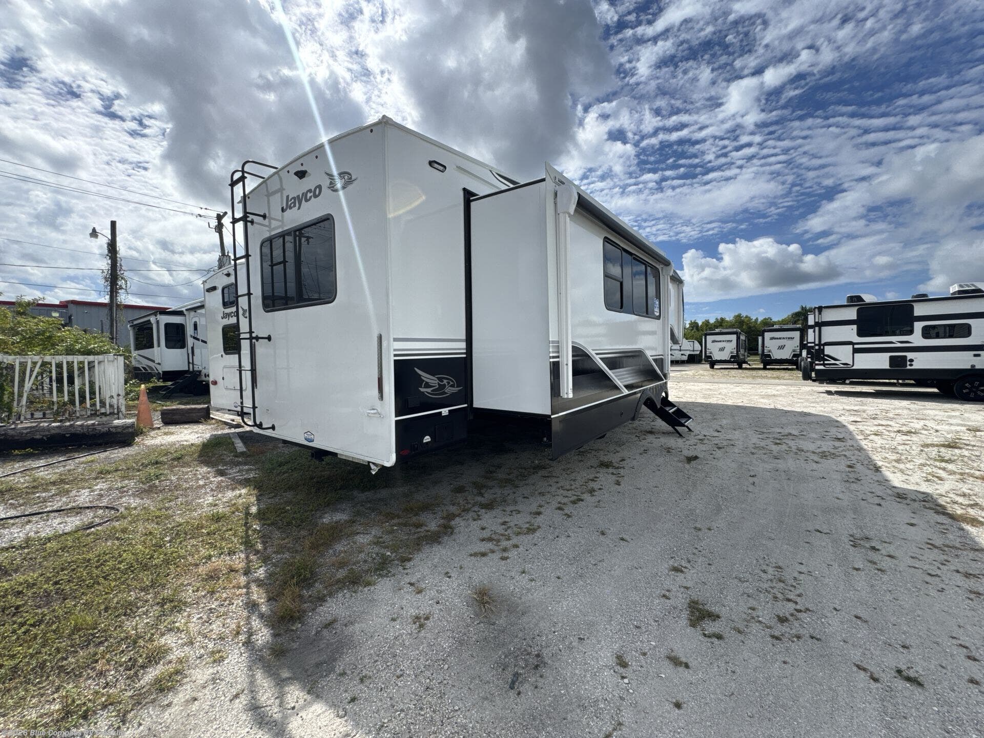 New 2026 Jayco Eagle 365UKTS available in Franklin, Kentucky