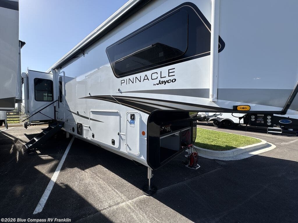 New 2026 Jayco Pinnacle 38SSWS available in Franklin, Kentucky
