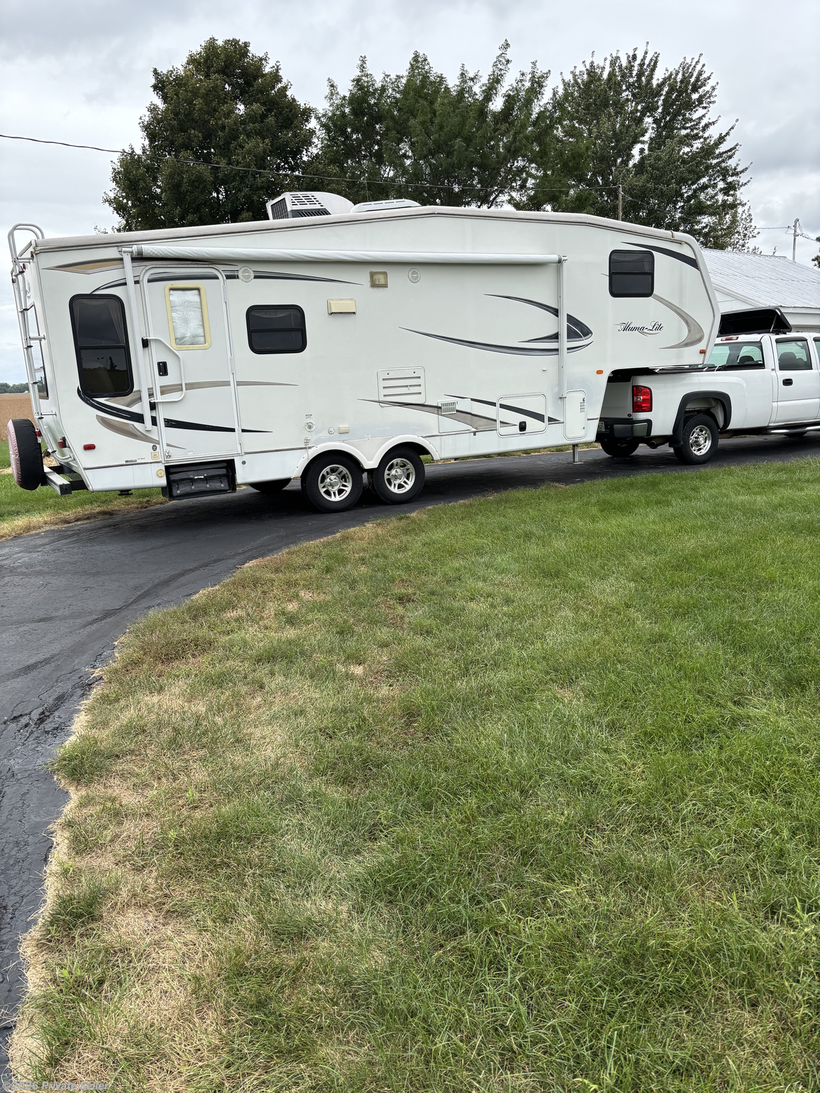 Used 2012  Holiday Rambler Aluma-Lite 1 slide out , upstairs bedroom, living room &amp; kitc by Holiday Rambler from For Sale By Owner in Greentown, IN
