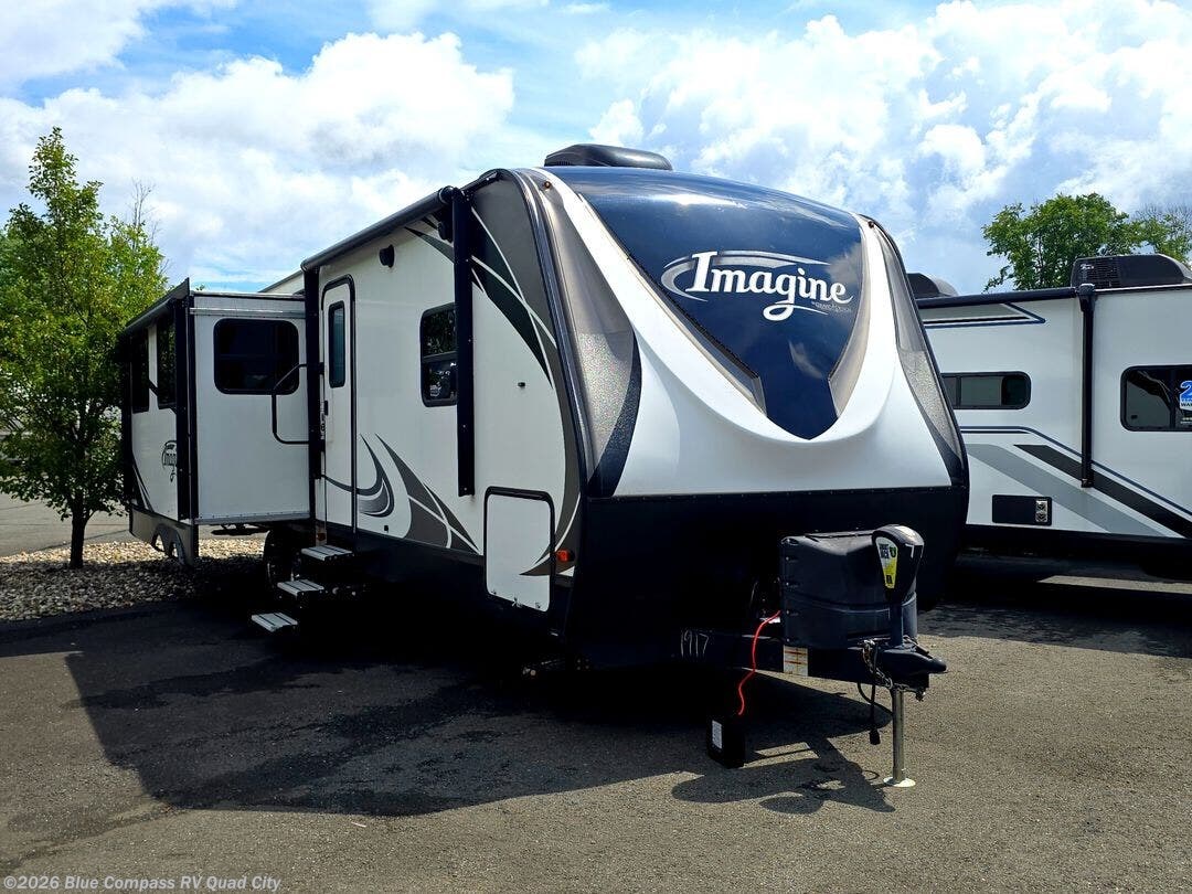 Used 2018  Grand Design Imagine 2950RL by Grand Design from Blue Compass RV Quad City in Walcott, IA