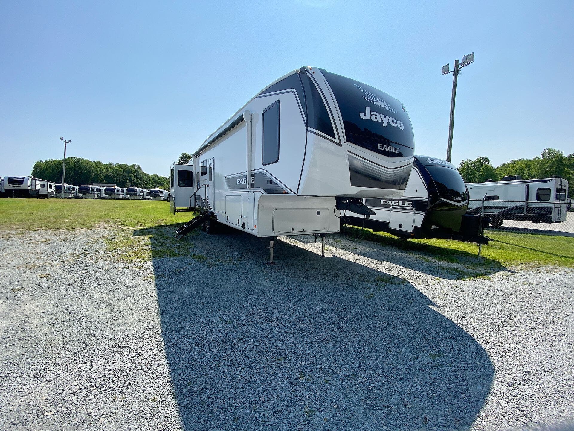 New 2025 Jayco Eagle 335RDOK available in Benson, North Carolina