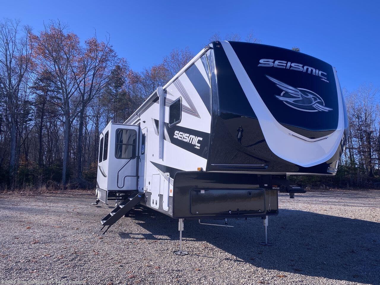 New 2025 Jayco Seismic 395 available in Benson, North Carolina