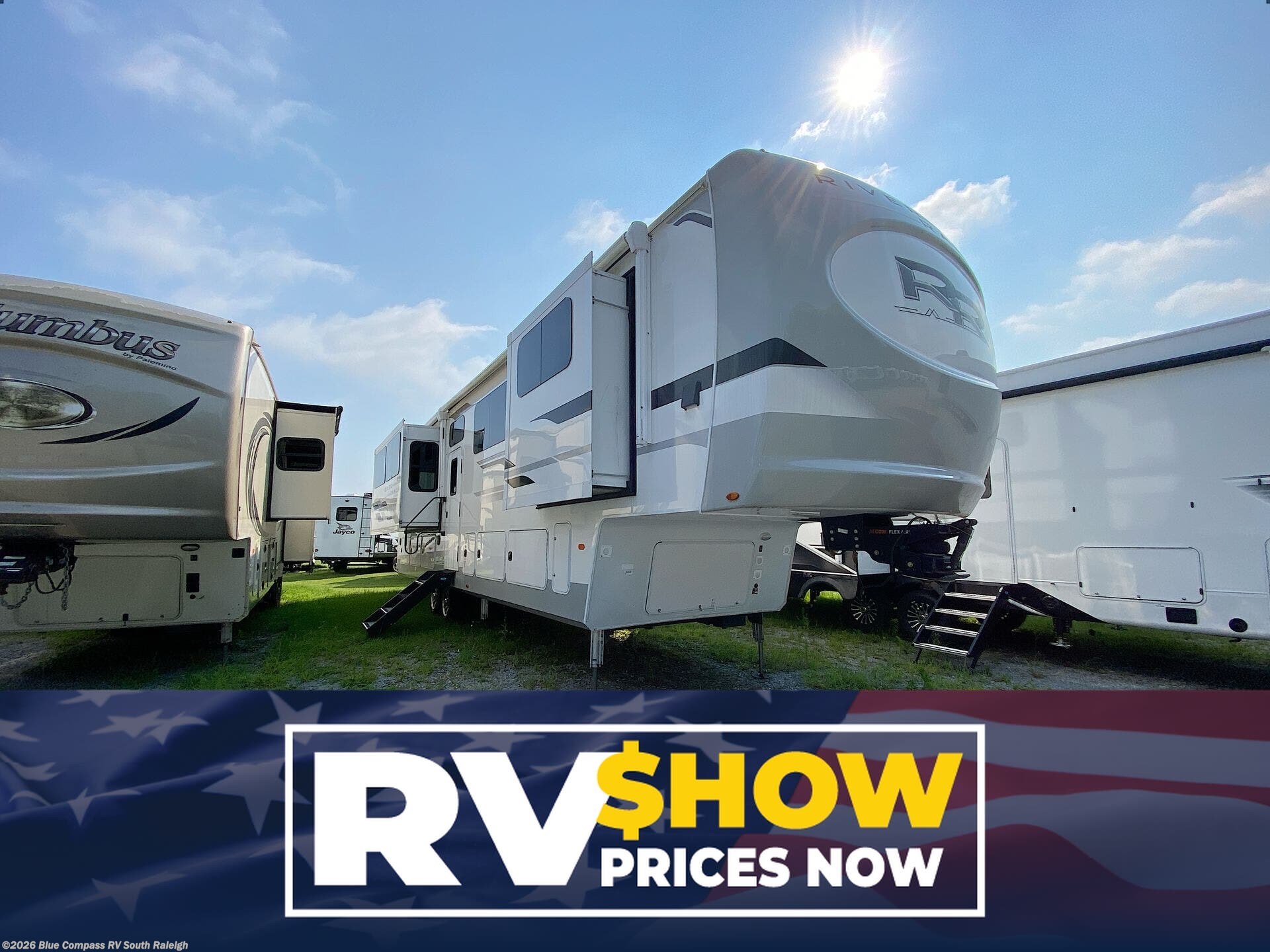 Used 2022 Palomino River Ranch Salem Hemisphere Hyper-Lyte 392mb available in Benson, North Carolina