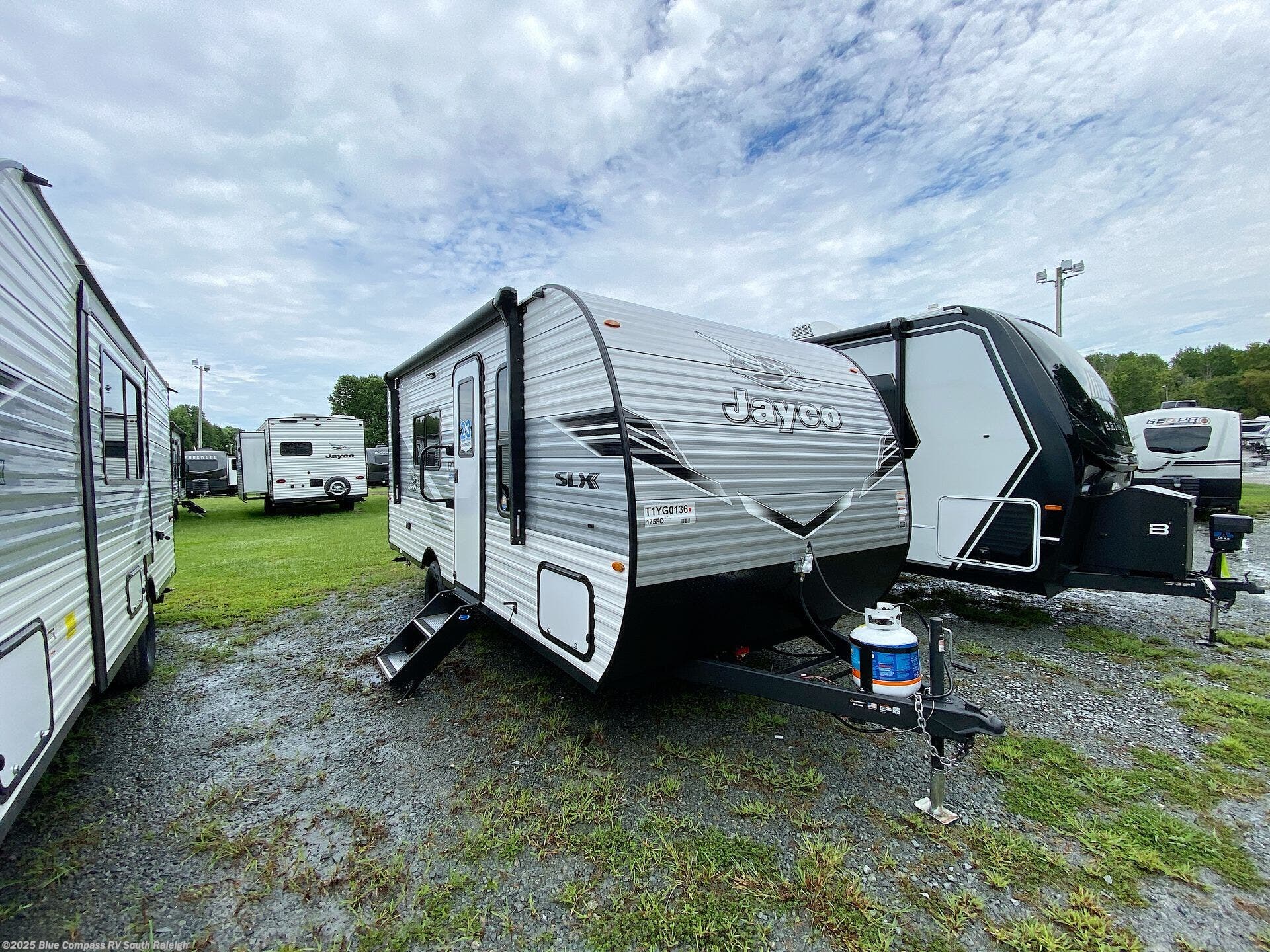 New 2026 Jayco Jay Flight SLX 175FQ available in Benson, North Carolina