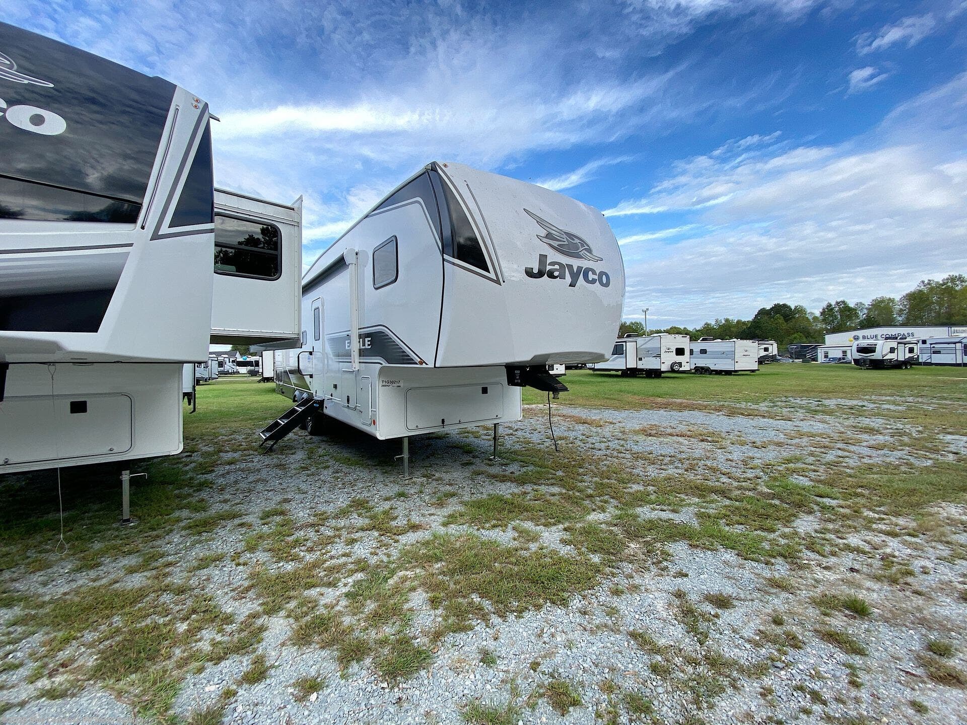 New 2026 Jayco Eagle SLE 28BHU available in Benson, North Carolina
