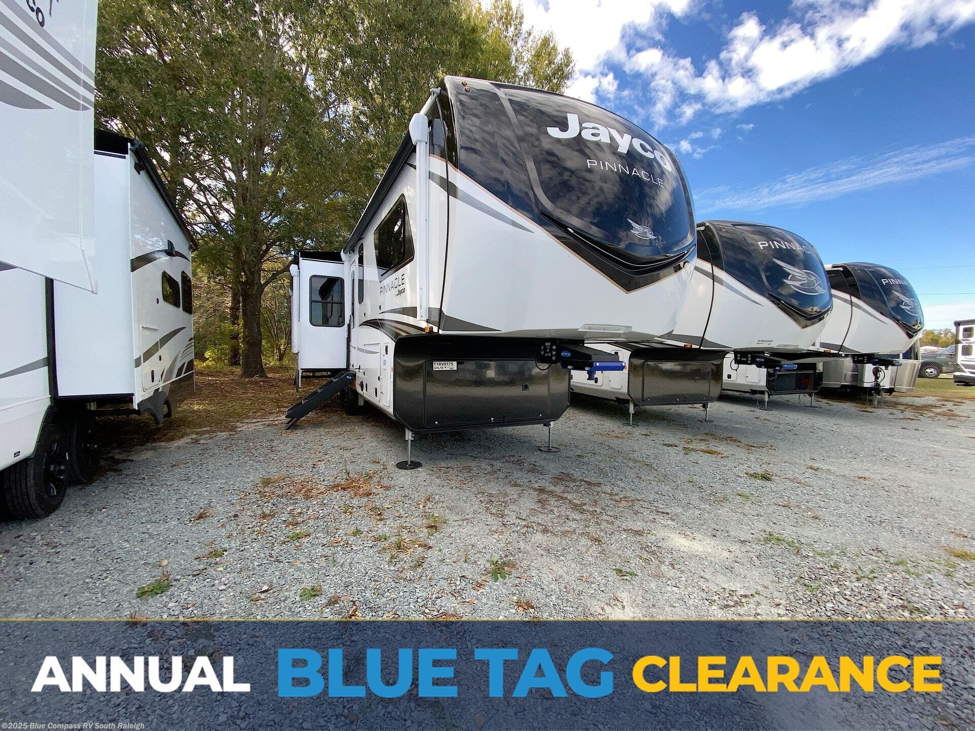 New 2026 Jayco Pinnacle 32RLTS available in Benson, North Carolina