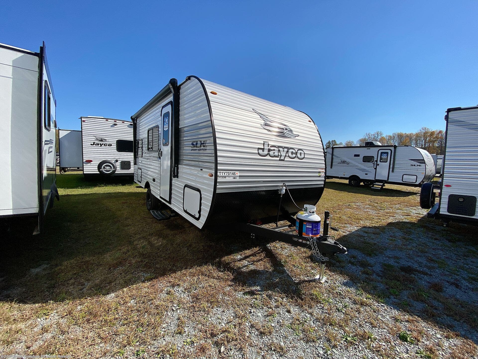 New 2026 Jayco Jay Flight SLX 172DB Sports Edition available in Benson, North Carolina