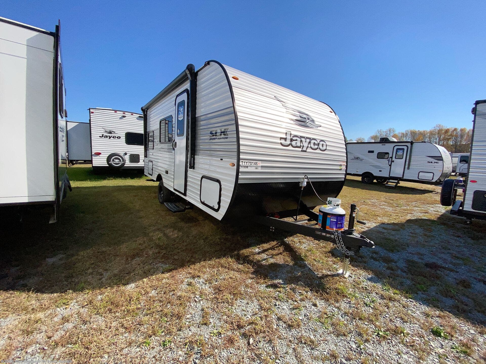 New 2026 Jayco Jay Flight SLX 172DB Sports Edition available in Benson, North Carolina