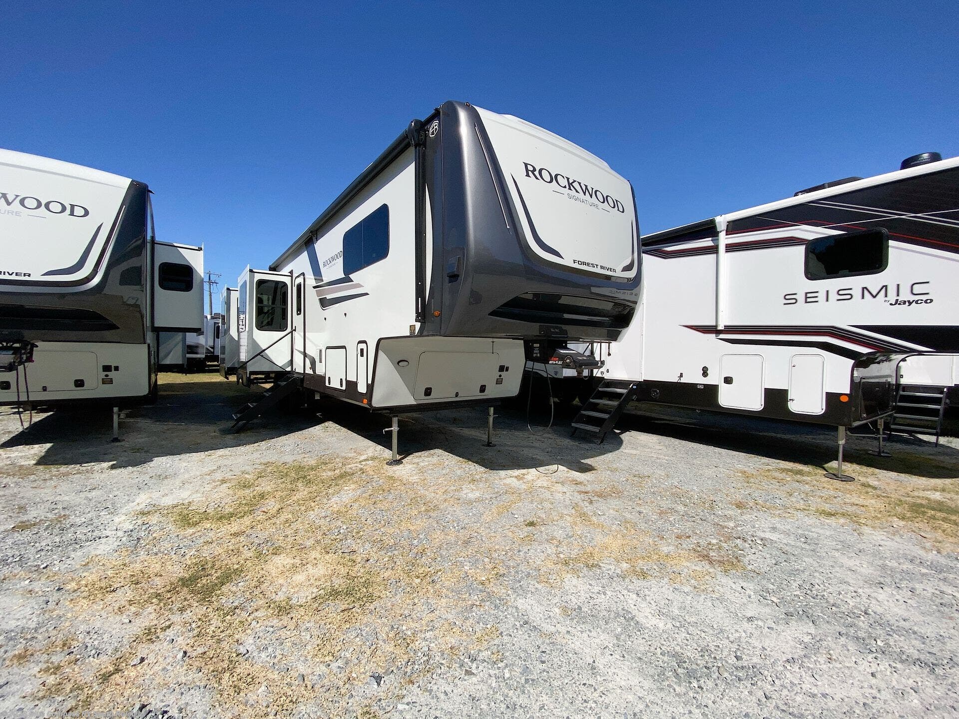 New 2026 Forest River Rockwood Signature 404SRK available in Benson, North Carolina