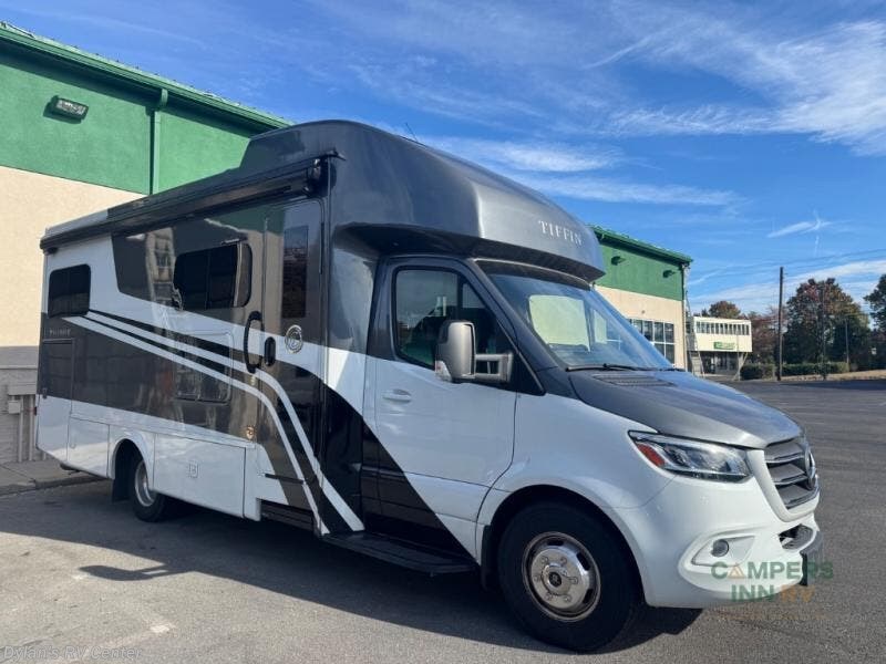 Used 2023 Tiffin Wayfarer 25 LW available in Sewell, New Jersey