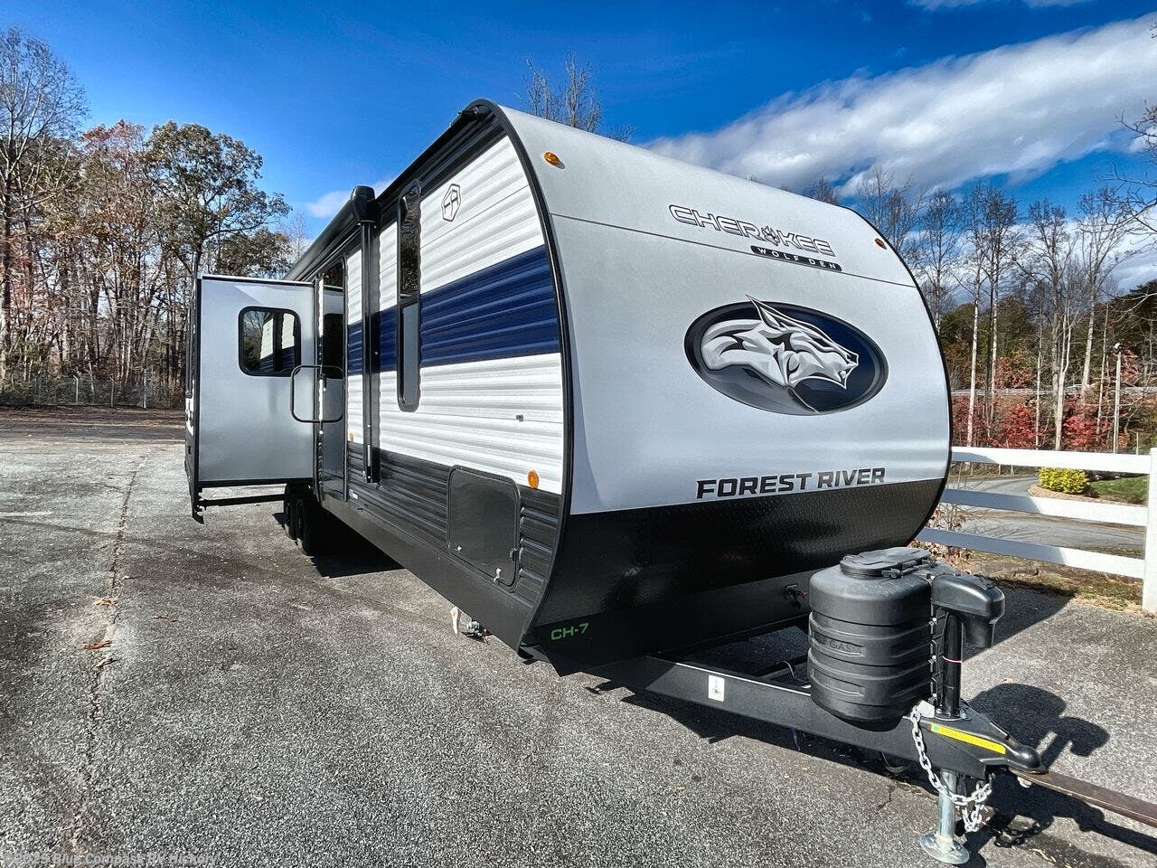 Used 2025 Forest River Cherokee 274WK available in Claremont, North Carolina