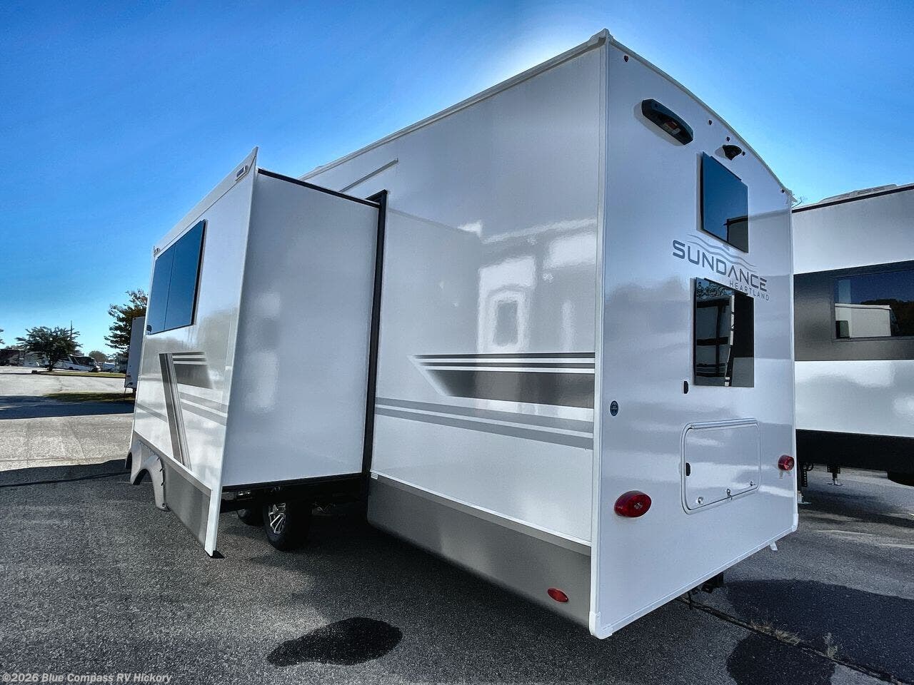 New 2026 Heartland Sundance XLT 28DB available in Claremont, North Carolina