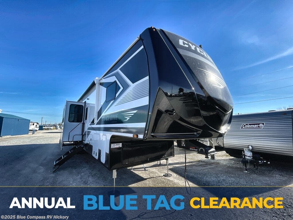 New 2026 Heartland Cyclone 3914 available in Claremont, North Carolina