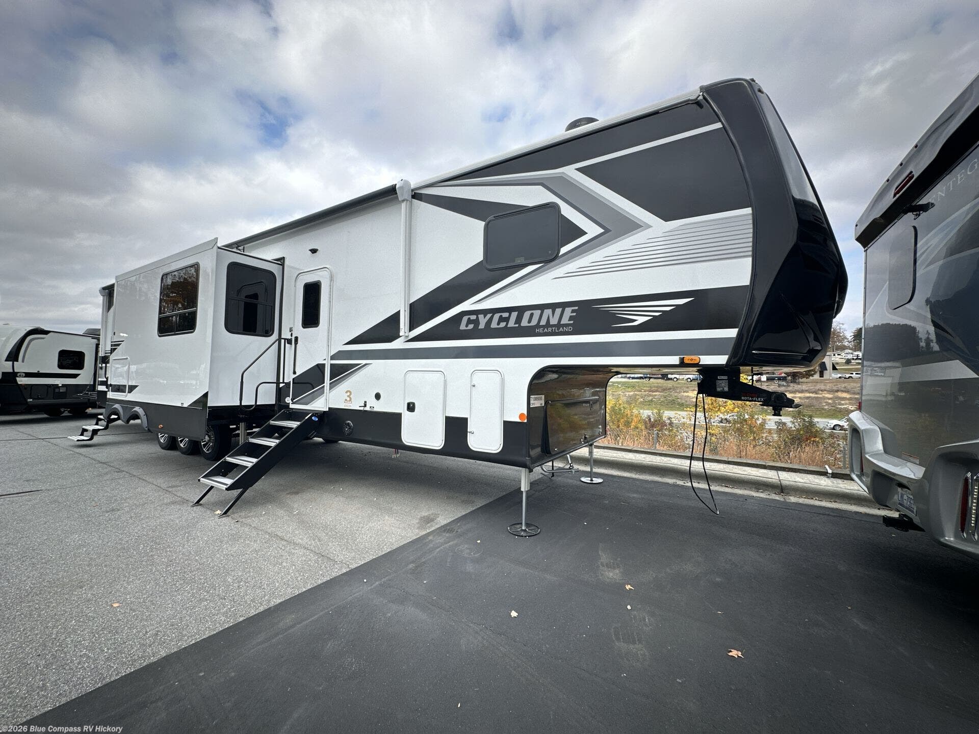 New 2026 Heartland Cyclone 3913 available in Claremont, North Carolina