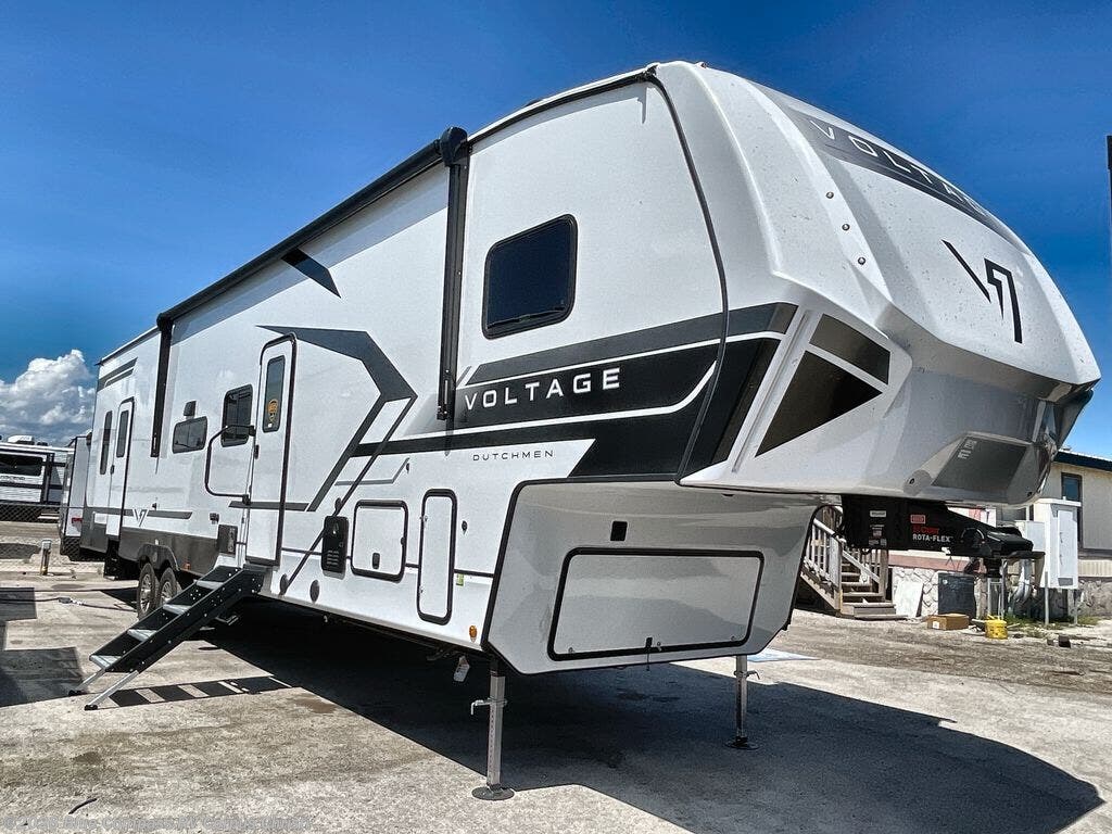 New 2026 Dutchmen Voltage V-Series 3800 available in Corpus Christi, Texas
