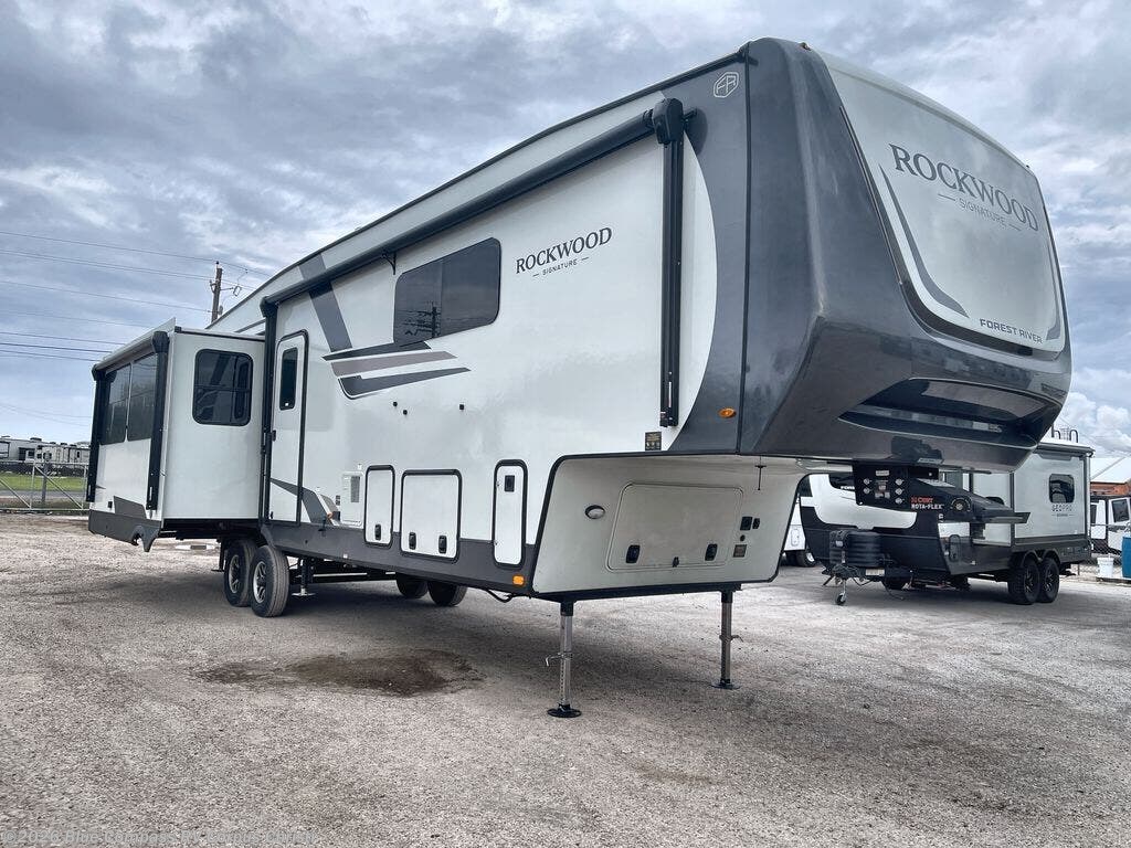 New 2026 Forest River Rockwood Signature 401SFB available in Corpus Christi, Texas