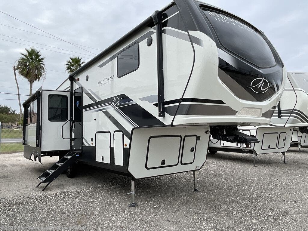 Used 2024 Keystone Montana High Country 295RL available in Corpus Christi, Texas