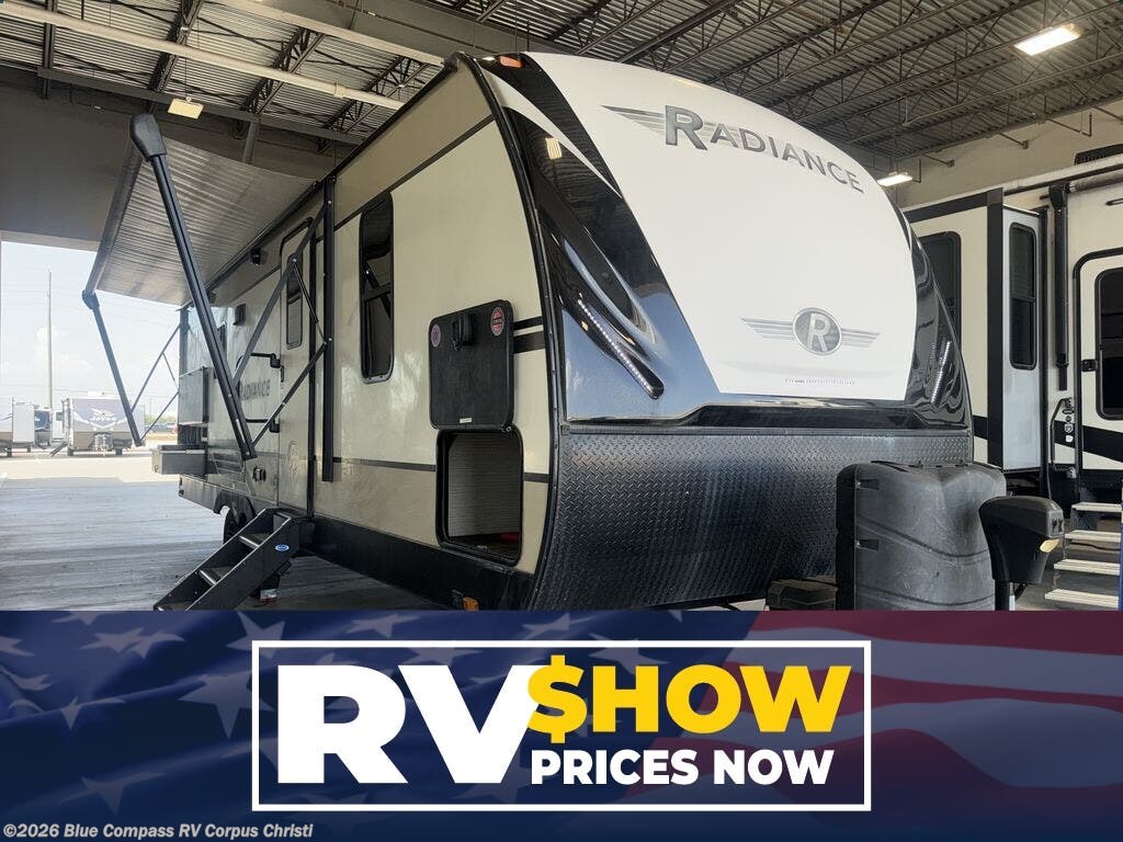 Used 2020  Cruiser RV Radiance Ultra Lite R-26KB by Cruiser RV from Blue Compass RV Corpus Christi in Corpus Christi, TX