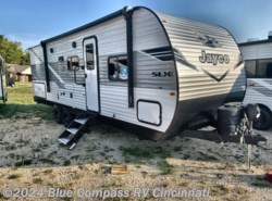 New 2025 Jayco Jay Flight SLX 261BHS available in Cincinnati, Ohio