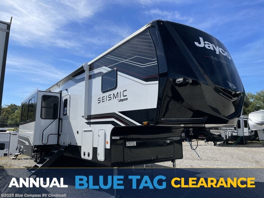New 2026 Jayco Seismic 395 available in Cincinnati, Ohio
