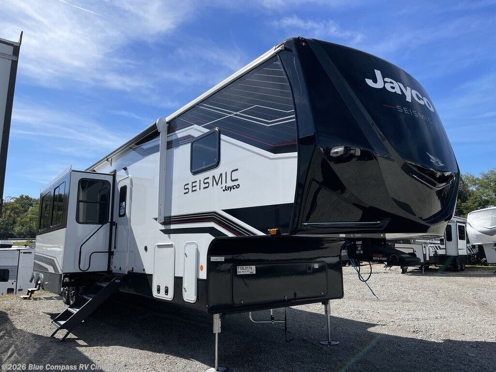 New 2026 Jayco Seismic 395 available in Cincinnati, Ohio