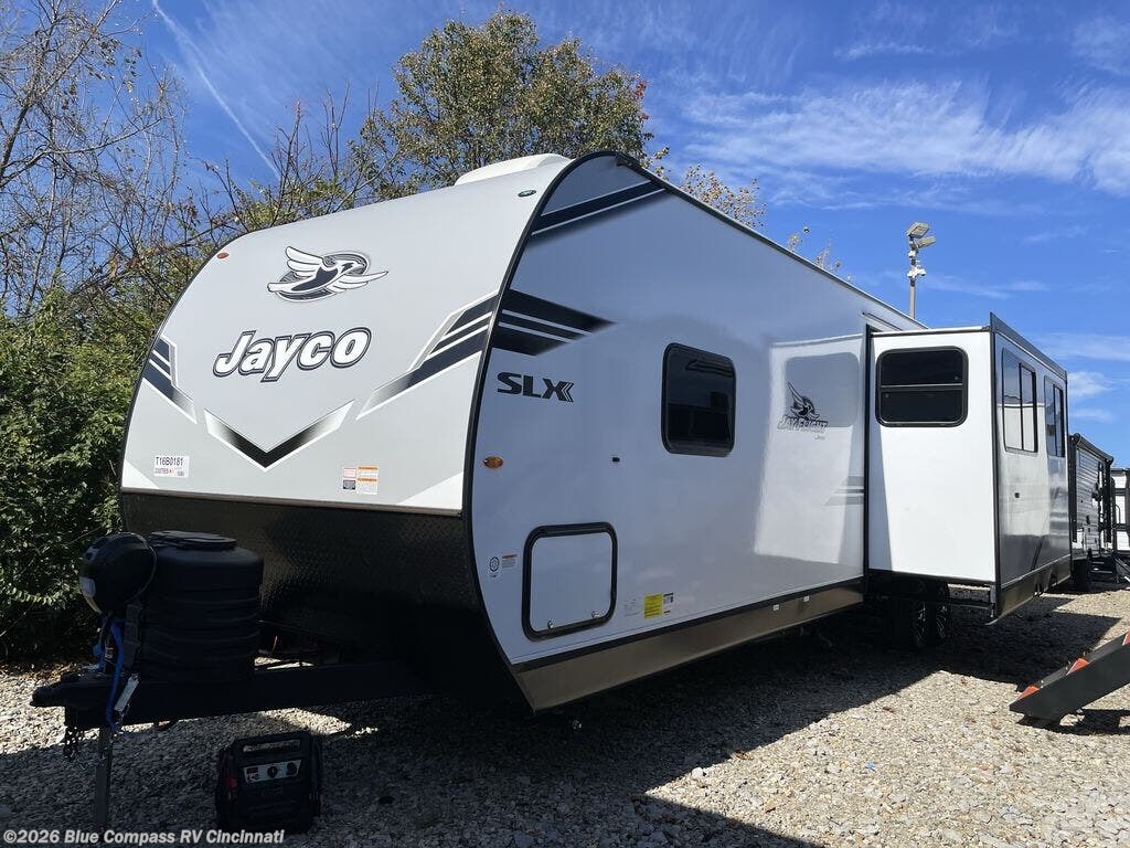 New 2026 Jayco Jay Flight SLX 330TBS available in Cincinnati, Ohio