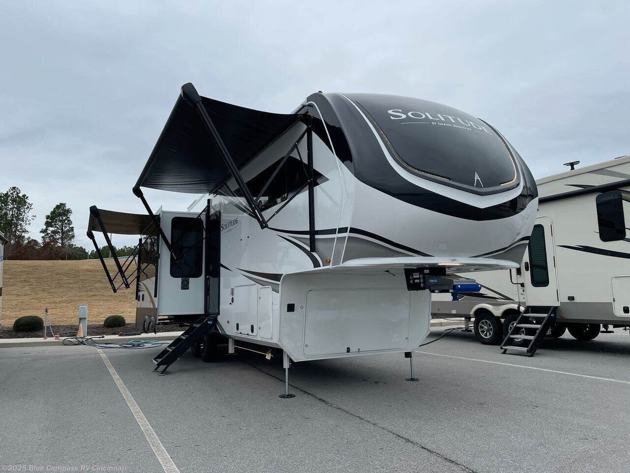 New 2025 Grand Design Solitude 310GK available in Cincinnati, Ohio