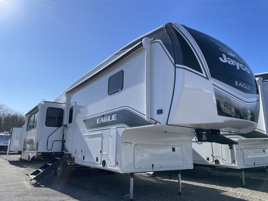 New 2026 Jayco Eagle 321RSTS available in Cincinnati, Ohio