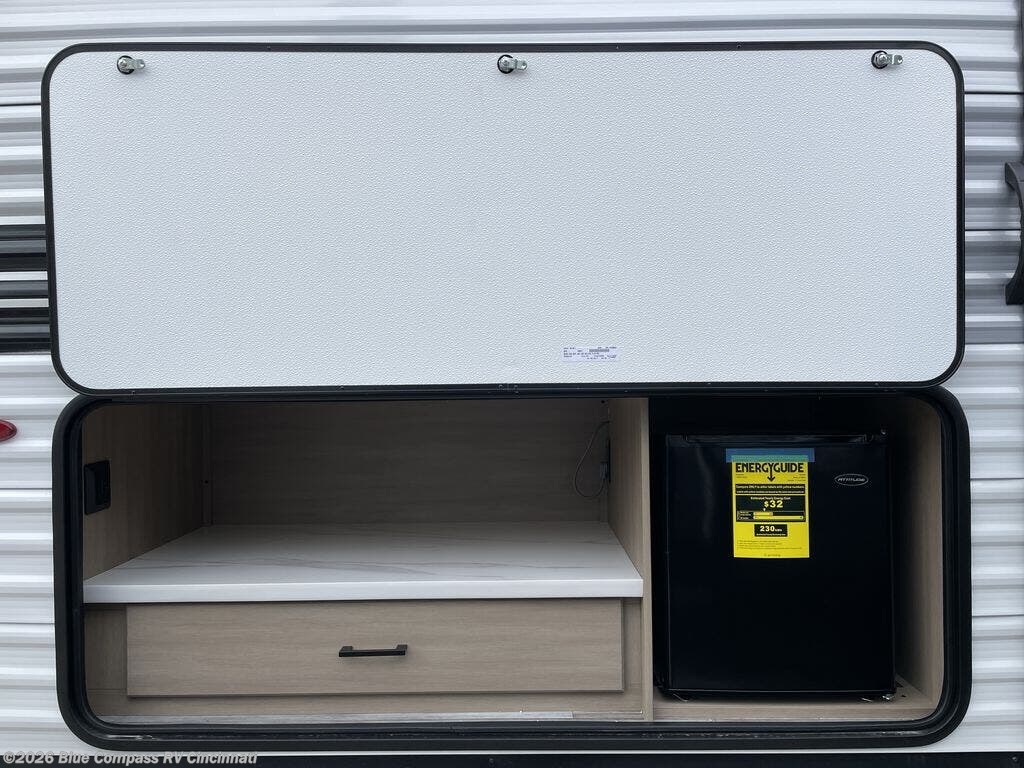 New 2026 Jayco Jay Flight SLX 321BDS available in Cincinnati, Ohio