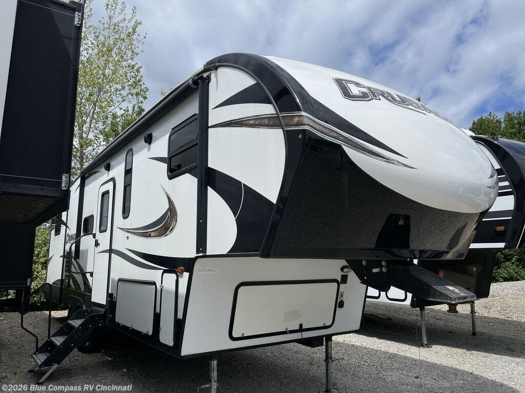 Used 2018 Prime Time Crusader 30BH available in Cincinnati, Ohio