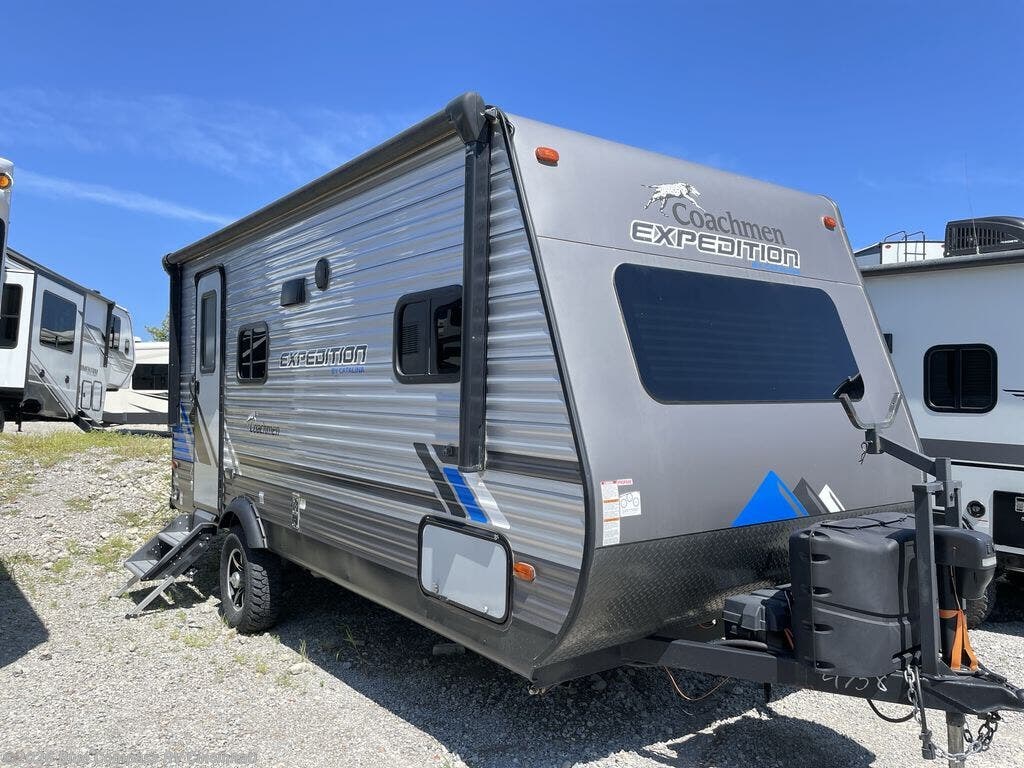 Used 2023  Coachmen Catalina Expedition 192FQS by Coachmen from Blue Compass RV Cincinnati in Cincinnati, OH