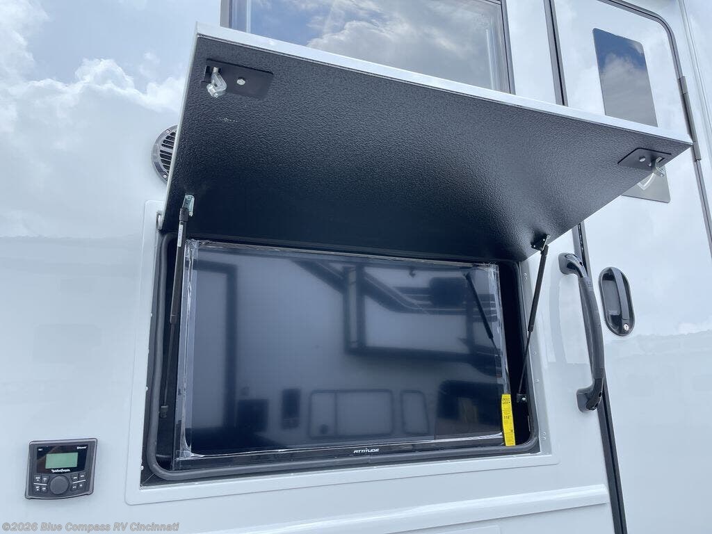 New 2027 Grand Design Lineage Series F 31ZW available in Cincinnati, Ohio