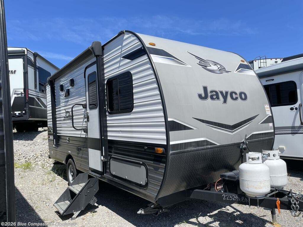 Used 2023  Jayco Jay Flight SLX 7 184BS by Jayco from Blue Compass RV Cincinnati in Cincinnati, OH