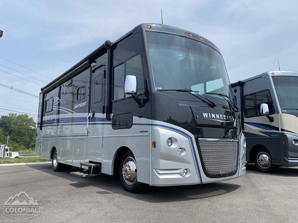 2021 Winnebago Navion 24D