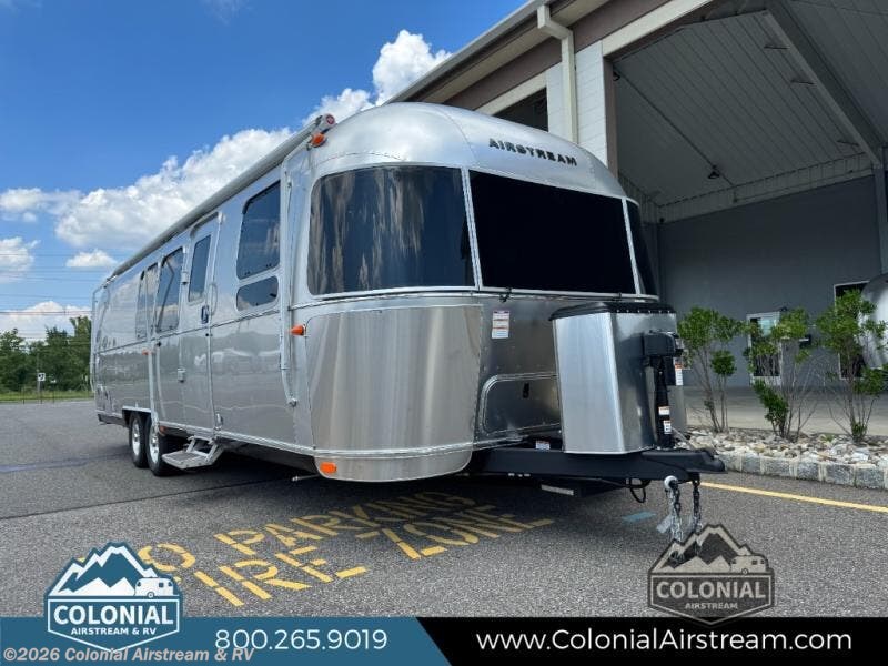 New 2027 Airstream Flying Cloud 30FBB Bunk Queen available in Millstone Township, New Jersey