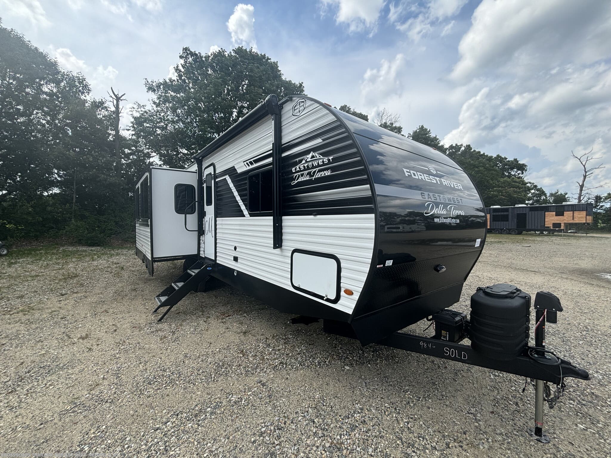 Used 2025 East to West Della Terra 272RL available in Newfield, New Jersey