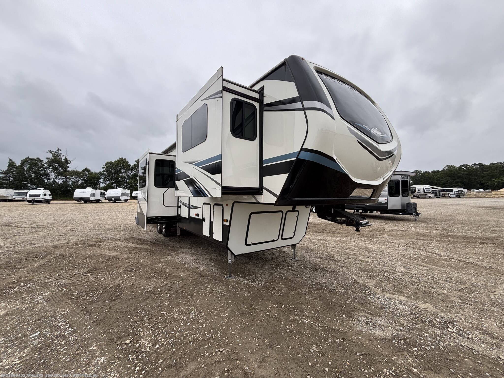 Used 2021 Keystone Montana 3761FL available in Newfield, New Jersey