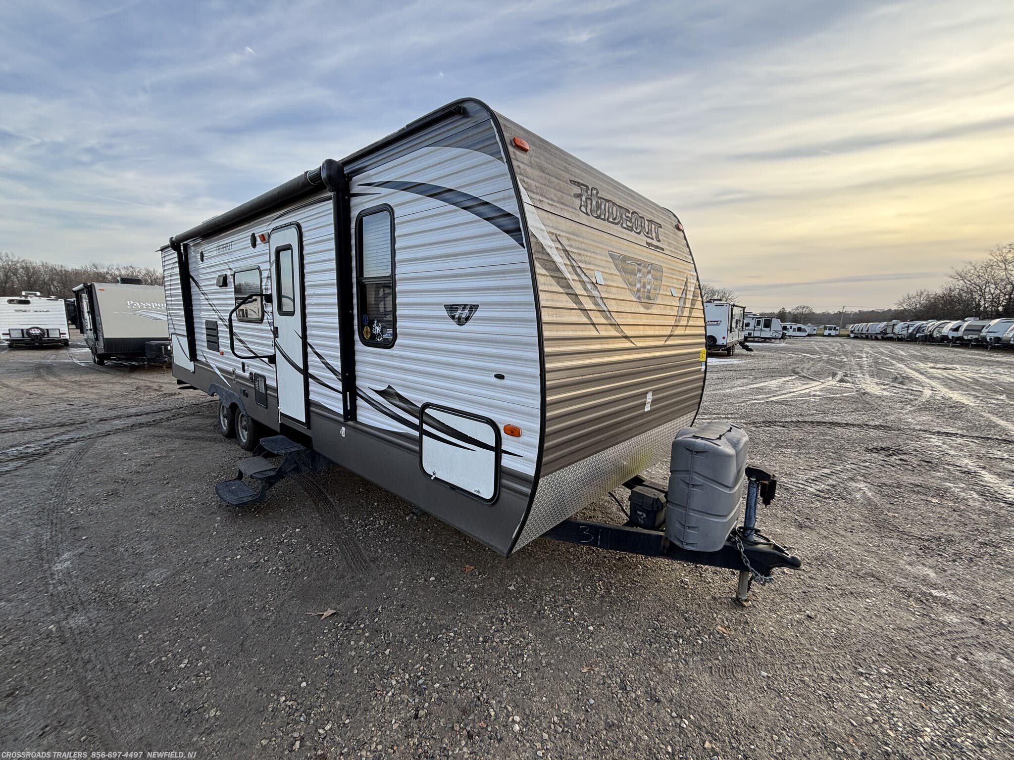 Used 2014 Keystone Hideout 27DBS available in Newfield, New Jersey