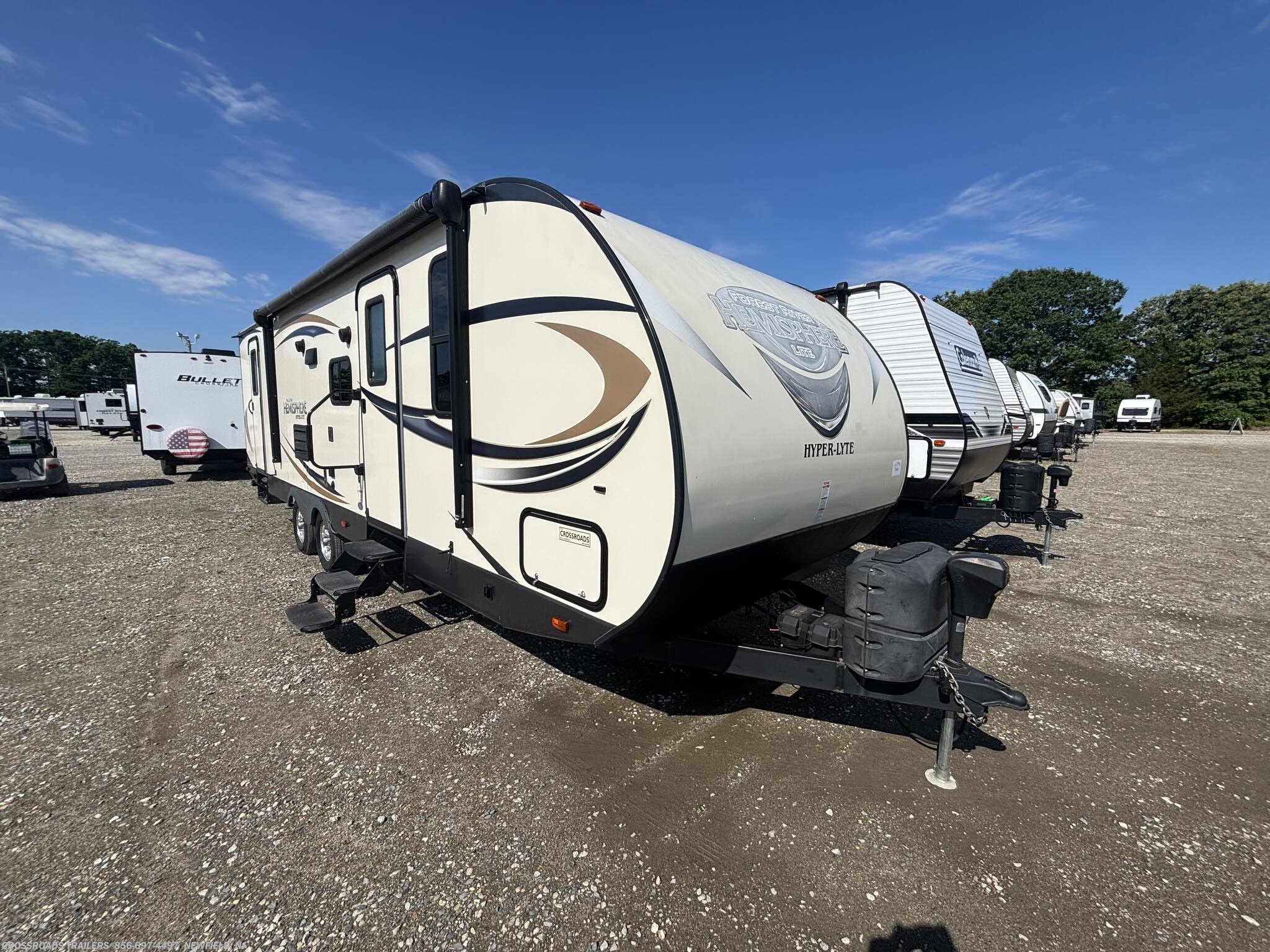 Used 2017 Forest River Salem Hemisphere Hyper-Lyte 27BHHL available in Newfield, New Jersey
