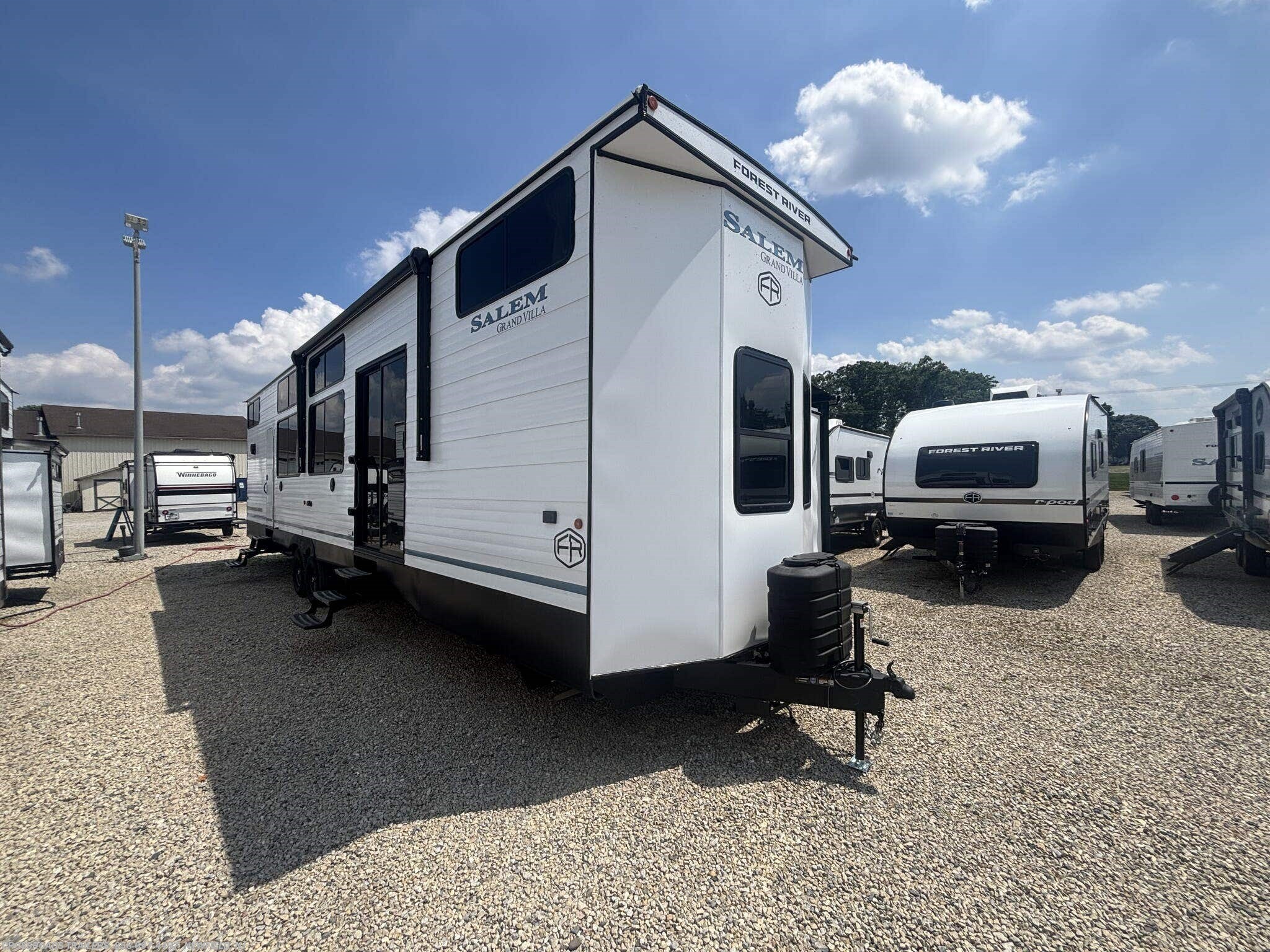 New 2027 Forest River Salem Villa 42ICE available in Newfield, New Jersey