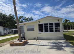 Used 1987 Oakwood   available in North Fort Myers, Florida